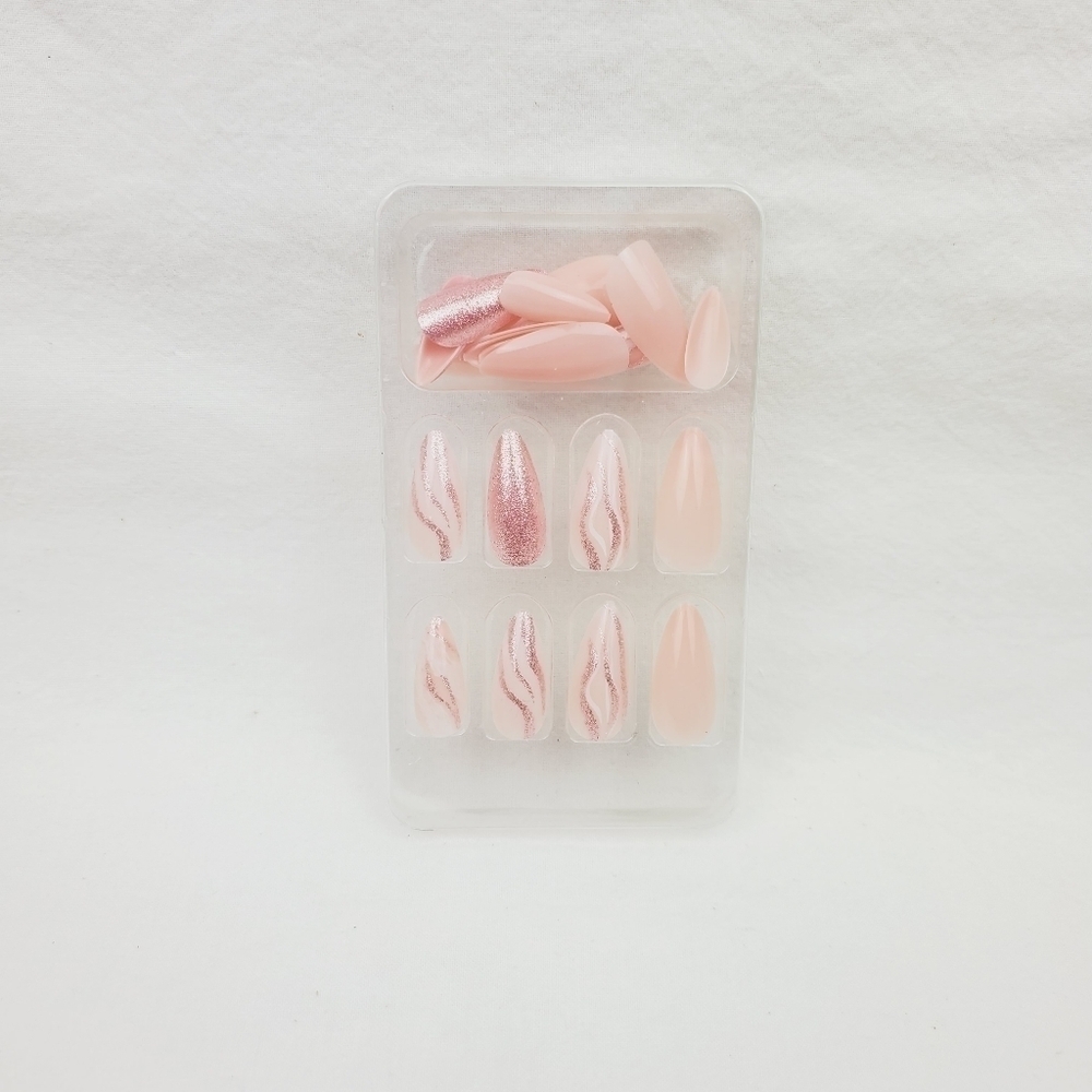 24 Pieces Fake Press On Nails - Picture 4 of 7